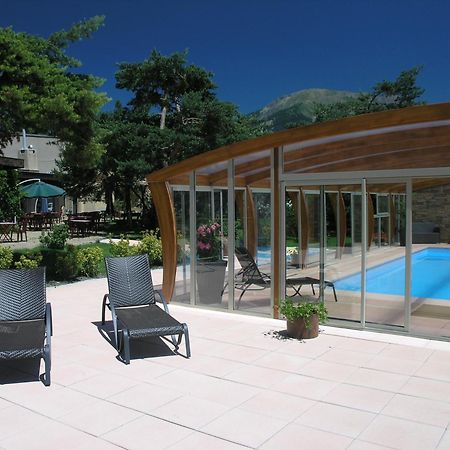 אמבראן Logis Hotel Le Lac מראה חיצוני תמונה
