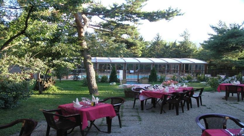 אמבראן Logis Hotel Le Lac מראה חיצוני תמונה