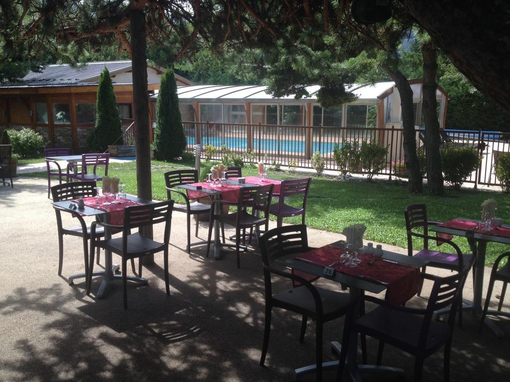 אמבראן Logis Hotel Le Lac מראה חיצוני תמונה