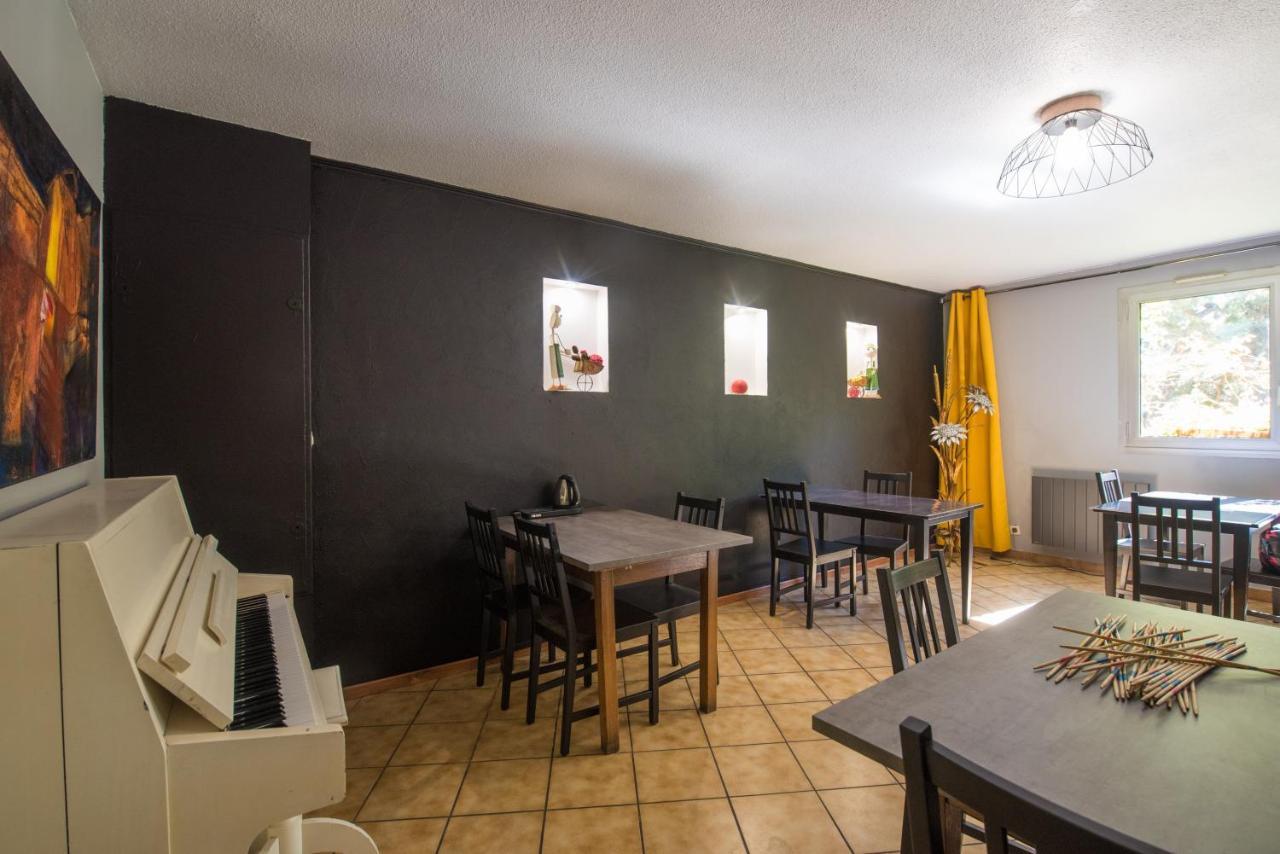 אמבראן Logis Hotel Le Lac מראה חיצוני תמונה