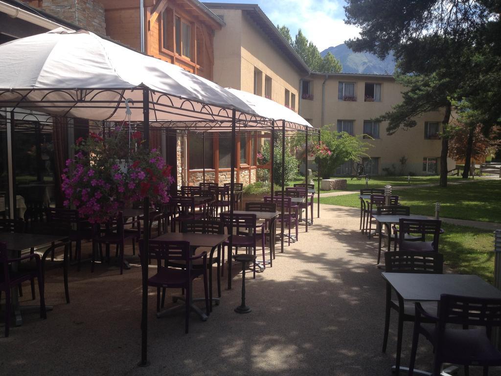 אמבראן Logis Hotel Le Lac מראה חיצוני תמונה