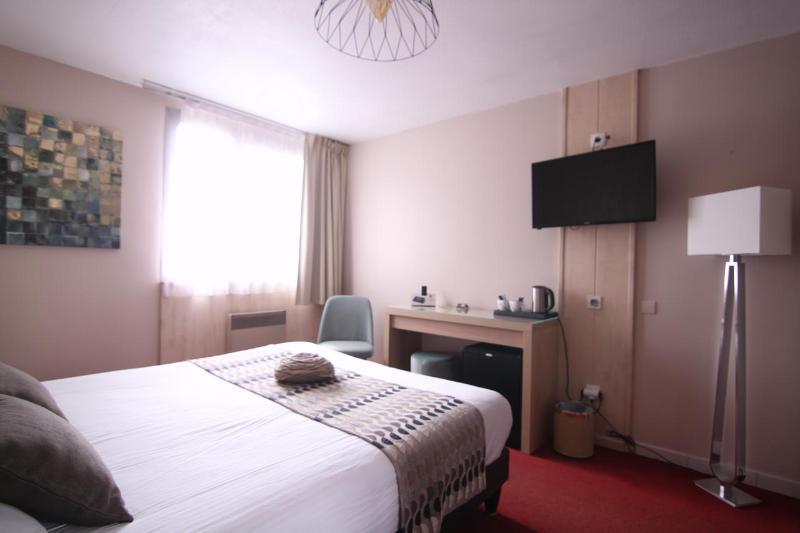 אמבראן Logis Hotel Le Lac מראה חיצוני תמונה