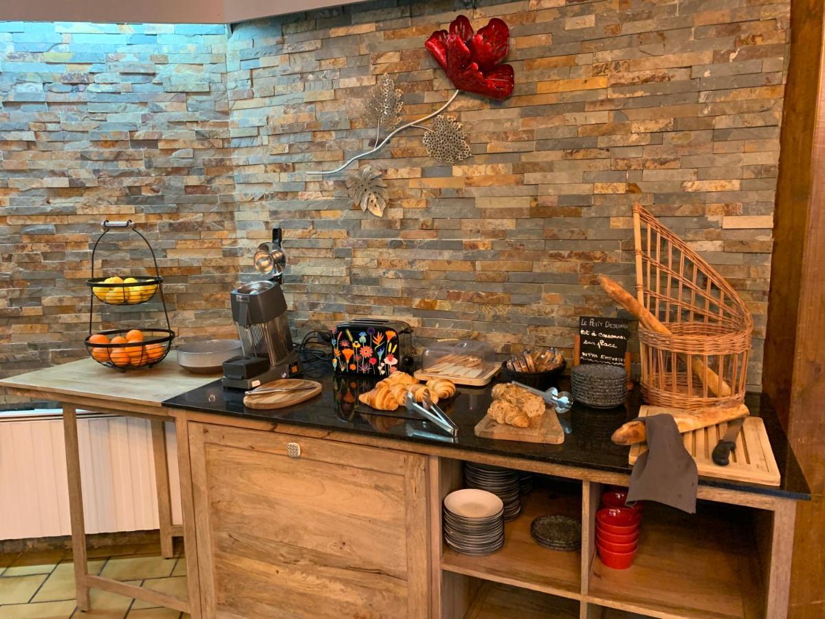 אמבראן Logis Hotel Le Lac מראה חיצוני תמונה