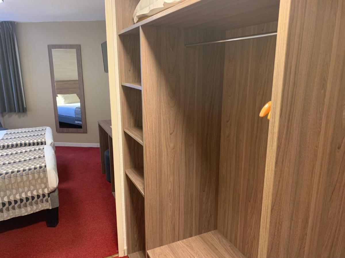 אמבראן Logis Hotel Le Lac מראה חיצוני תמונה
