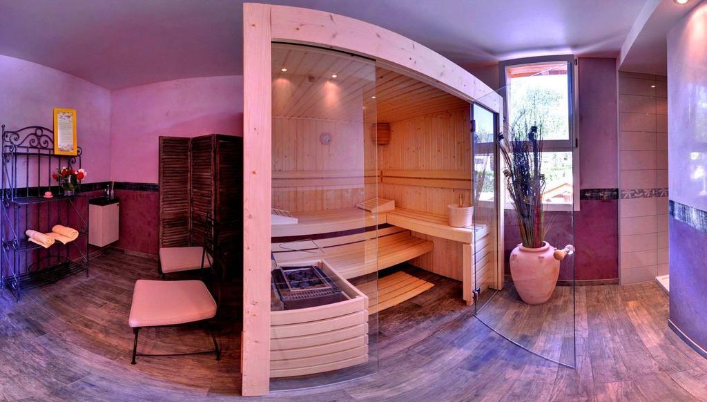 אמבראן Logis Hotel Le Lac מראה חיצוני תמונה