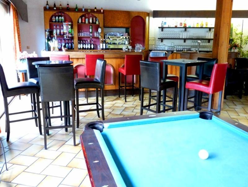אמבראן Logis Hotel Le Lac מראה חיצוני תמונה